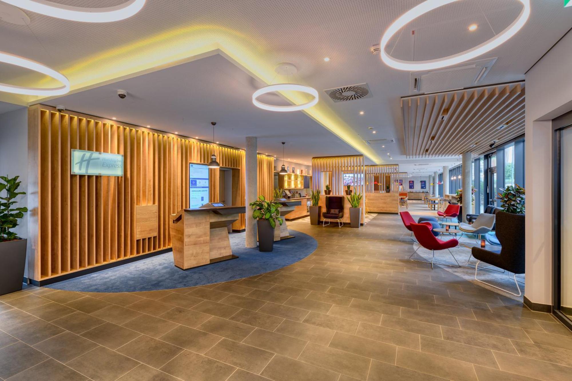 Holiday Inn Express Goettingen By Ihg Εξωτερικό φωτογραφία